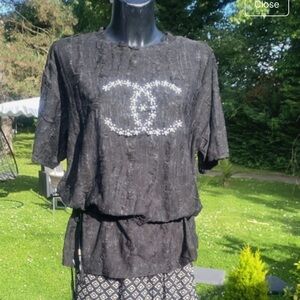 Black vintage tshirt with pearl CC. Size L. NWOT